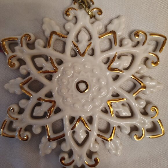 LENOX American By Design 2012 China Snowflake Ornament - Picture 5 of 10